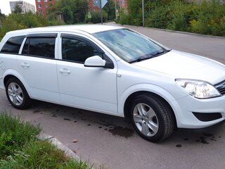 2013 Opel Astra H Рестайлинг, белый, 885000 рублей, вид 1