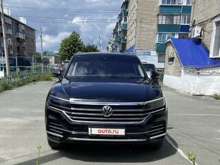 2018 Volkswagen Touareg III, чёрный, 4900000 рублей, вид 2