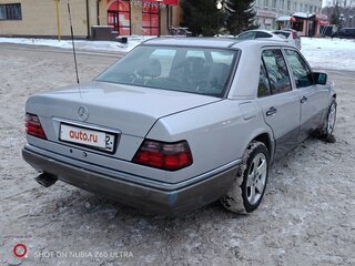 1995 Mercedes-Benz E-Класс 420 I (W124), серебристый, 2500000 рублей, вид 3