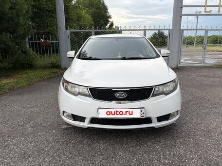 2010 Kia Cerato 6-speed II, белый, 700000 рублей, вид 3