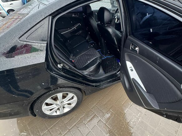 2012 Hyundai Solaris I, чёрный, 900000 рублей - вид 21