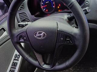 2013 Hyundai Solaris I, серебристый, 830000 рублей, вид 2