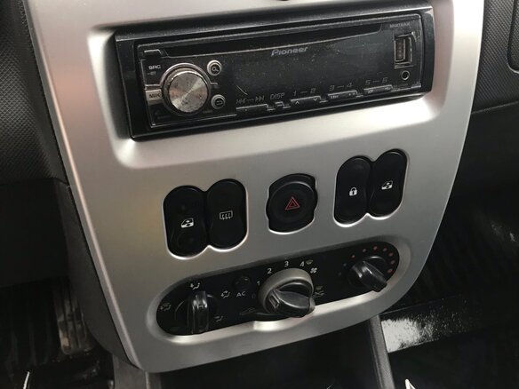 2009 Dacia Sandero I, чёрный, 500000 рублей - вид 8