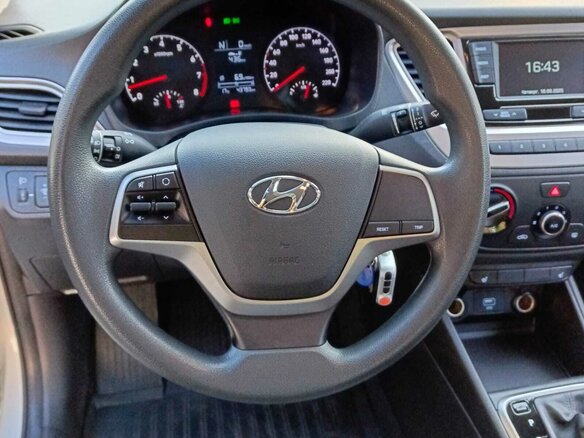 2019 Hyundai Solaris II, бежевый, 1999900 рублей - вид 13