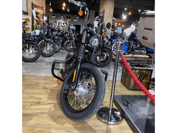 2019 Harley-Davidson Street Bob, чёрный - вид 1