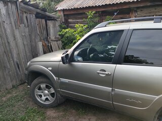2012 Chevrolet Niva I Рестайлинг, серый, 640000 рублей, вид 3