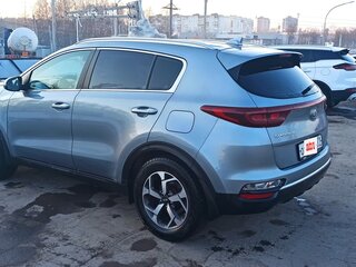 2021 Kia Sportage IV Рестайлинг, серебристый, 2350000 рублей, вид 4