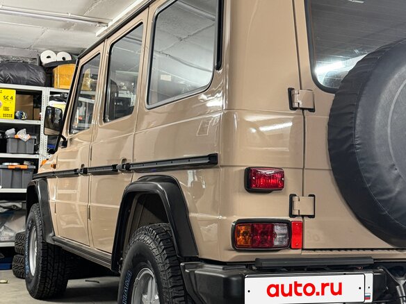 1989 Mercedes-Benz G-Класс 230 5-speed I (W460; W461), бежевый - вид 1