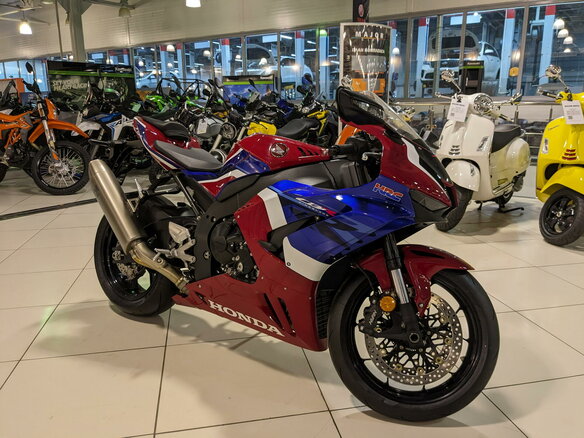 2021 Honda CBR 1000 RR/RA Fireblade, красный - вид 5