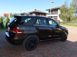 2017 Mercedes-Benz GLE 300 I (W166), коричневый, 2600000 рублей, вид 3