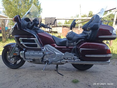 2008 Honda GL 1800 Gold Wing, красный, 850000 рублей, вид 1