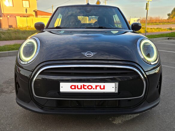 2021 Mini Hatch Cooper III (F55/F56) Рестайлинг 2, чёрный, 2520000 рублей
