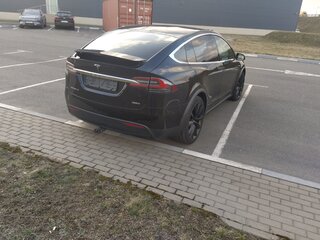 2017 Tesla Model X 100D I, чёрный, 4136987 рублей, вид 4
