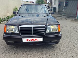 1994 Mercedes-Benz E-Класс 320 I (W124), красный, 1200000 рублей, вид 4
