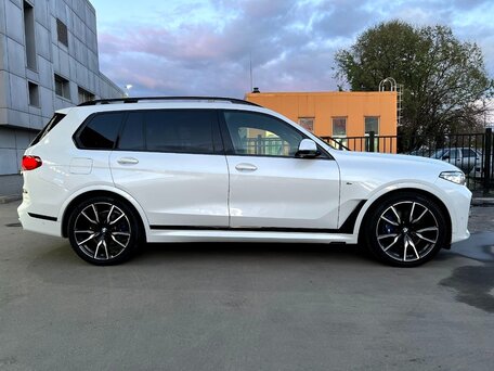 2020 BMW X7 40d I (G07), белый, 8100000 рублей, вид 5