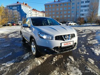 2010 Nissan Qashqai I Рестайлинг, серебристый, 820000 рублей, вид 4