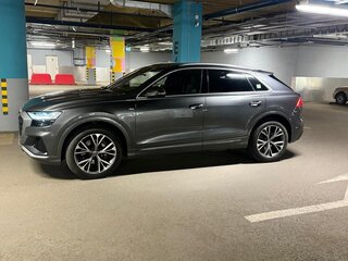 2020 Audi Q8 45 TDI I (4M), серый, 8700000 рублей, вид 4