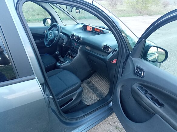 2010 Citroen C3 Picasso I, серый, 450000 рублей - вид 14