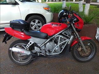 Honda CB-1
