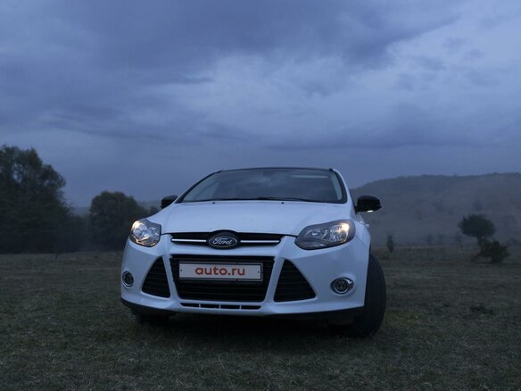 2013 Ford Focus III, белый, 800000 рублей - вид 5