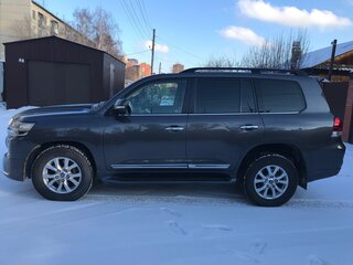 2015 Toyota Land Cruiser 200 Series Рестайлинг 2, серый, 6750000 рублей, вид 4