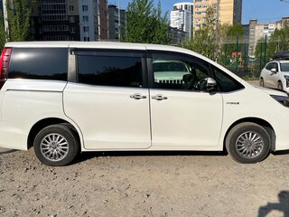 2014 Toyota Esquire I, белый, 1700000 рублей, вид 4