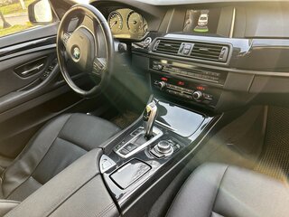 2015 BMW 5 серии 525d xDrive VI (F10/F11/F07) Рестайлинг, белый, 1900000 рублей, вид 4