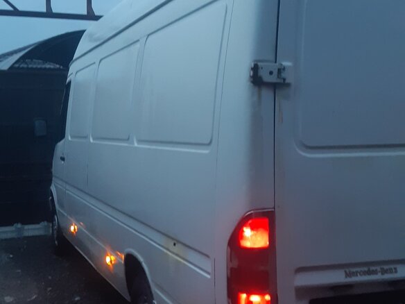 1998 Mercedes-Benz Sprinter, белый, 860000 рублей - вид 1