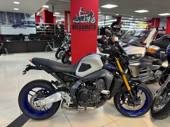 2022 Yamaha MT-09 (FZ-09), серебристый, 1120000 рублей