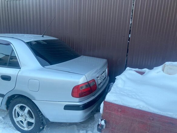 2003 Mitsubishi Carisma I Рестайлинг, серебристый, 350000 рублей - вид 2