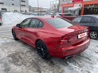 2020 Volvo S60 III, красный, 2350000 рублей, вид 5