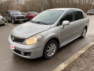 2011 Nissan Tiida I Рестайлинг, серый, 630000 рублей, вид 1