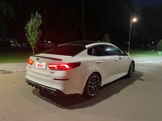 2019 Kia Optima IV Рестайлинг, белый, 2500000 рублей, вид 5