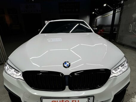 2019 BMW 5 серии 540i xDrive VII (G30/G31/G38), белый, 5300000 рублей, вид 4