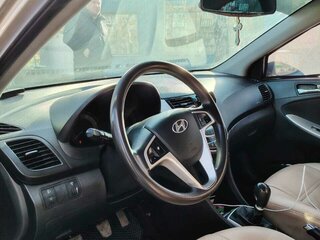 2011 Hyundai Solaris I, бежевый, 800000 рублей, вид 5