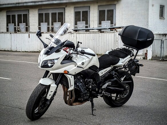 2012 Yamaha FZ1, белый - вид 3