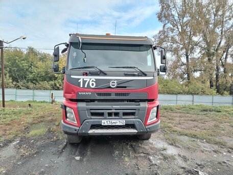 2017 Volvo FM, красный, 6250000 рублей, вид 3