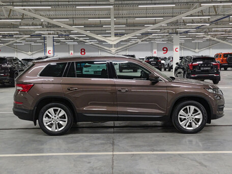 2019 Skoda Kodiaq I, коричневый, 2850000 рублей, вид 4