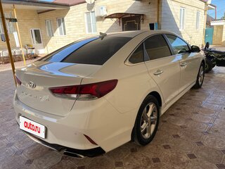2017 Hyundai Sonata VII (LF) Рестайлинг, белый, 2600000 рублей, вид 4