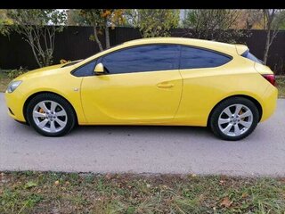 2012 Opel Astra GTC J Рестайлинг, жёлтый, 750000 рублей, вид 3