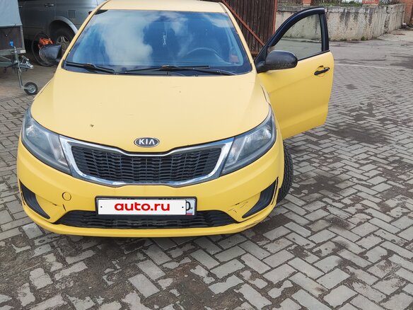 2013 Kia Rio III, жёлтый, 490000 рублей