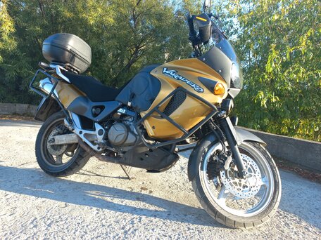 1999 Honda XL1000V Varadero, золотистый, 370000 рублей, вид 2