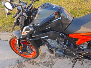 2023 KTM 890 Duke GP, оранжевый, 799000 рублей, вид 3