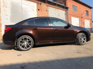 2013 Chevrolet Cruze I Рестайлинг, коричневый, 900000 рублей, вид 3