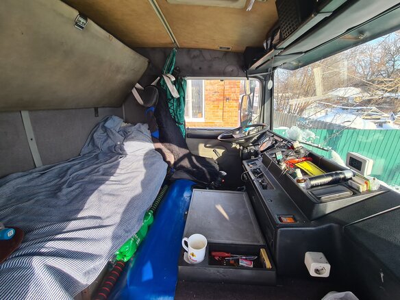 1990 Volvo F-Series, белый, 1150000 рублей - вид 17
