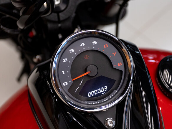 2024 Harley-Davidson Fat Bob, красный, 2700000 рублей - вид 16