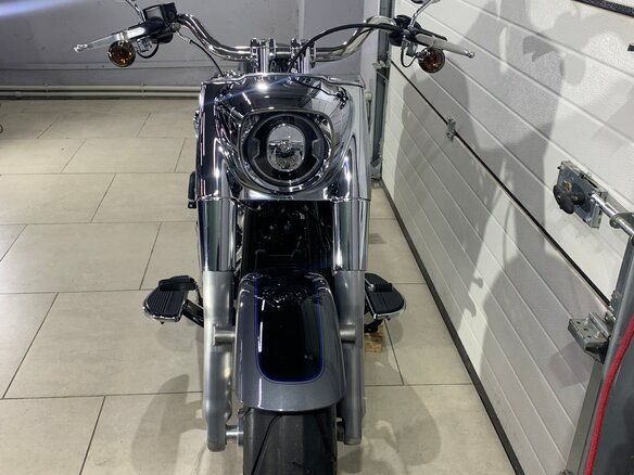 2021 Harley-Davidson Fat Boy, серый, 1849000 рублей - вид 7