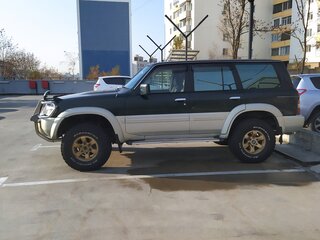 1997 Nissan Safari V (Y61), зелёный, 1100000 рублей, вид 3