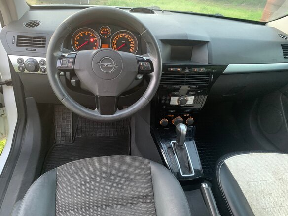 2008 Opel Astra GTC H Рестайлинг, белый, 499000 рублей - вид 8