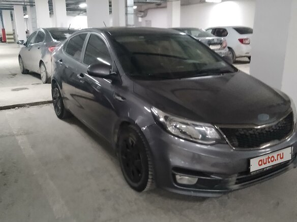 2017 Kia Rio III Рестайлинг, серый, 1400000 рублей - вид 2